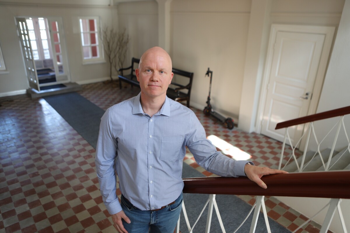 Janne Ikola potkii yrityksiä tekoälyn pariin – paljasjalkainen helsinkiläinen toi yrityksensä Kajaaniin ja kiittää nyt onneaan