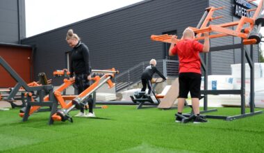 Ulkokuntosali on avattu – Laitteet sopivat aloittelijoille ja kokeneemmille salikävijöille