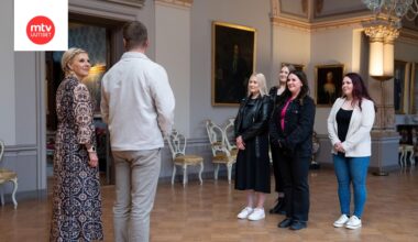 Valintatilanne saa juontaja Vappu Pimiän kyyneliin
