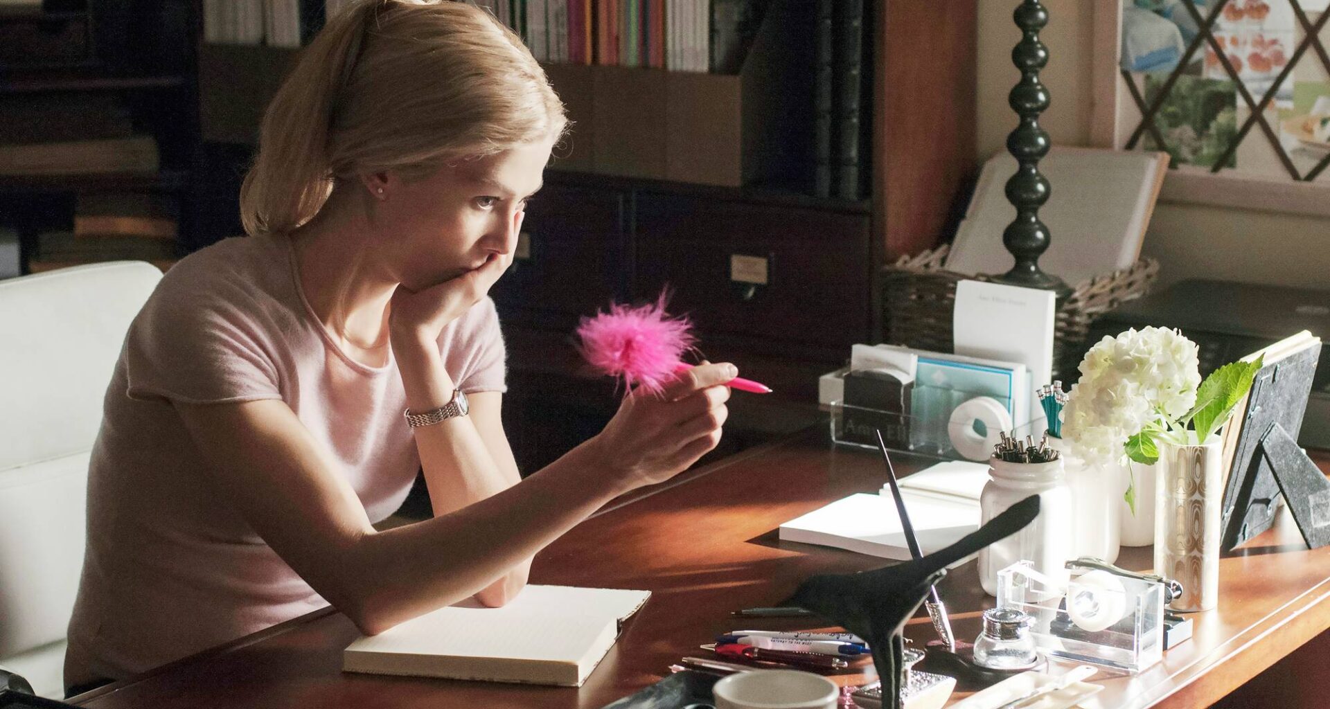 Naisen katoamista käsittelevä Gone Girl -trilleri yltyy pirulliseksi