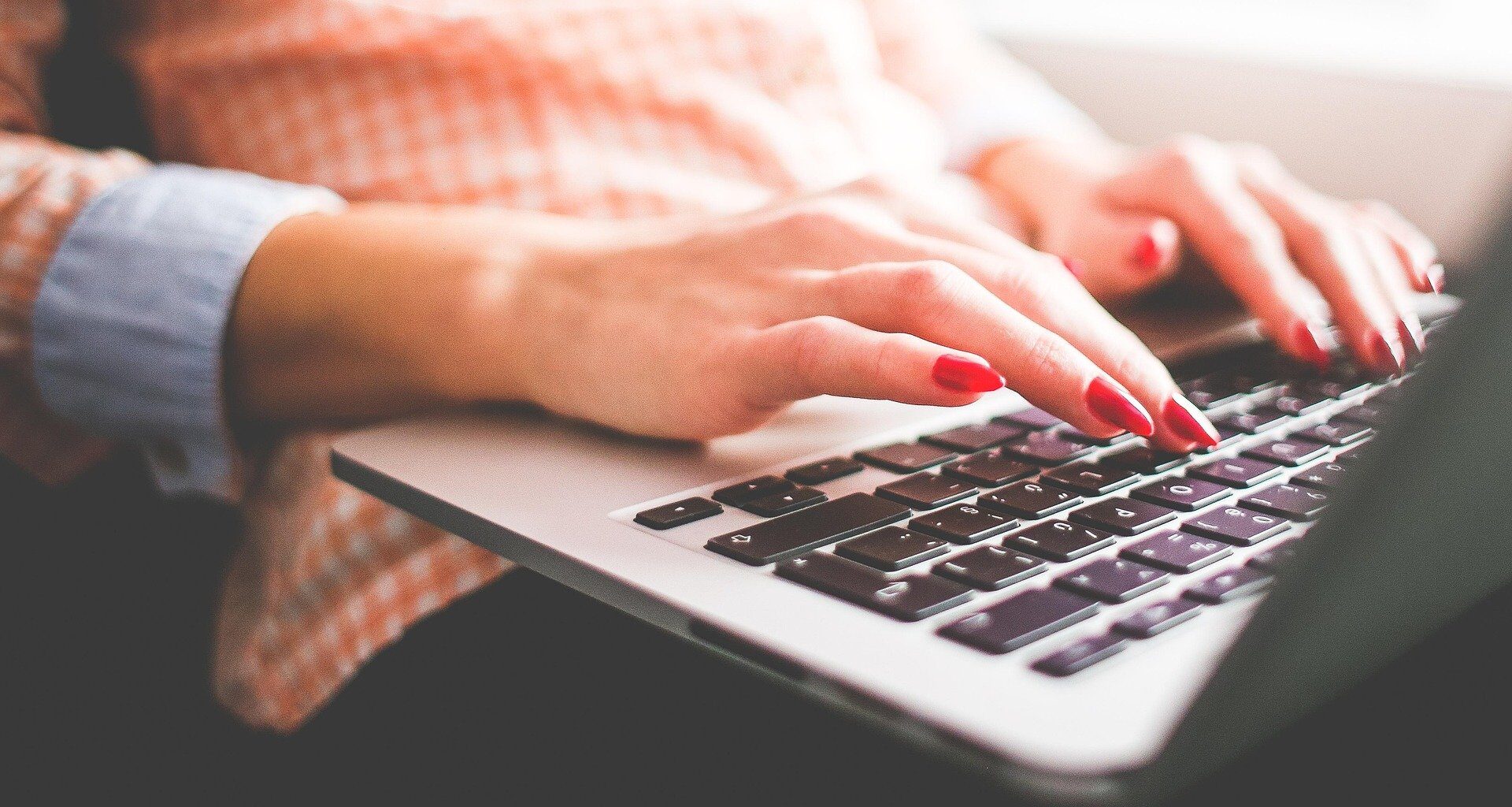 Jättiyhtiön vaatimus: Opettele tekoälyn käyttö tai sinut irtisanotaan