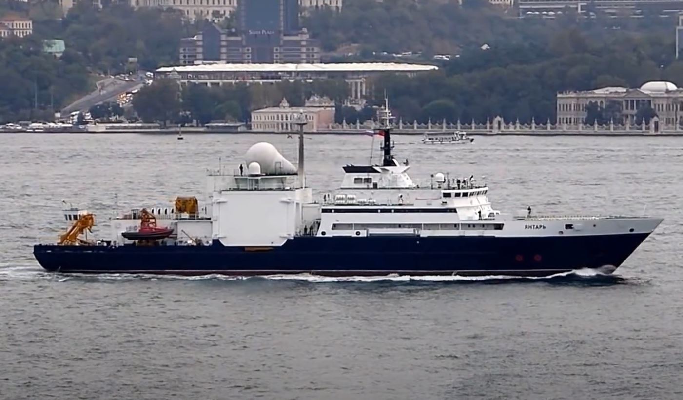 Kremlin vakoilualus kartoitti tärkeitä merikaapeleita