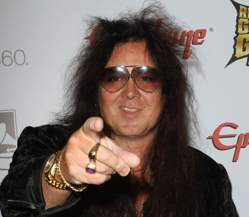 Seuraavaksi Yngwie J. Malmsteen kertoo, mikä nykymuotoisessa äänilevybisneksessä oikein mättää