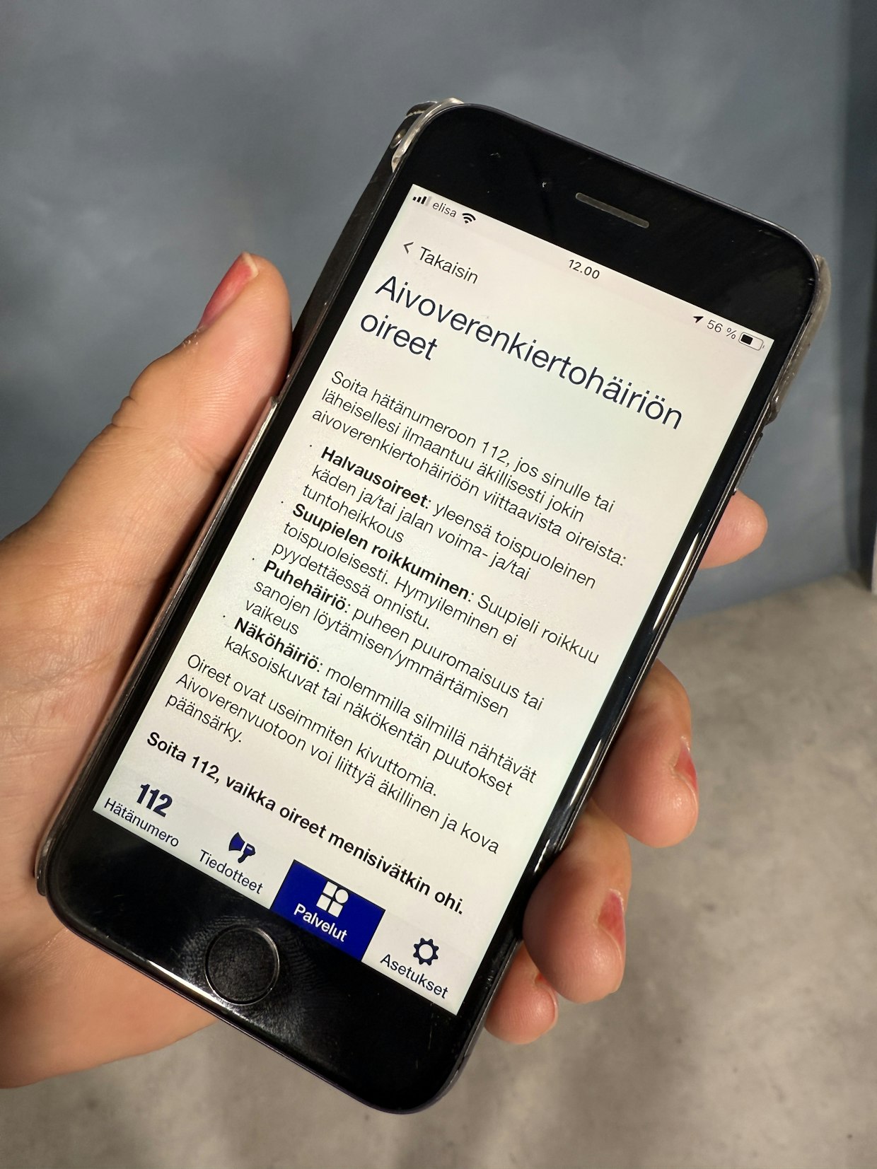Itse kukin voi kerrata äkillisen aivohalvauksen oireet aika ajoin.