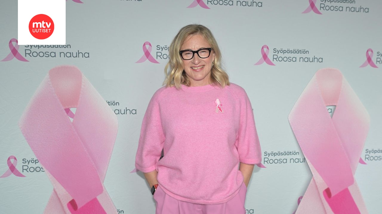 Katja Ståhl on suunnitellut vuoden 2025 Roosa nauhan.