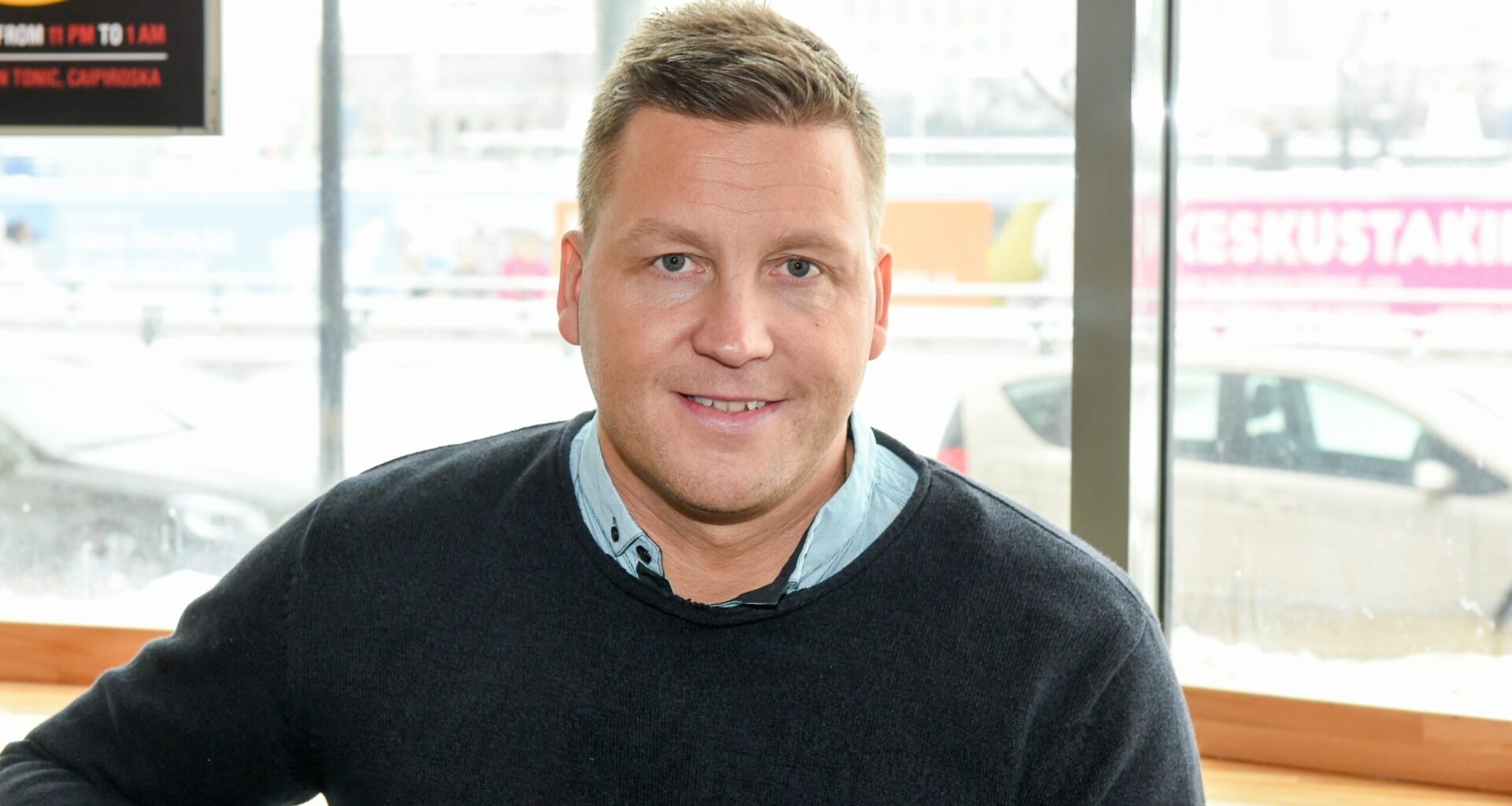 Jani Sievinen yllättävässä naisseurassa – ”Käytiin aamupalalla”