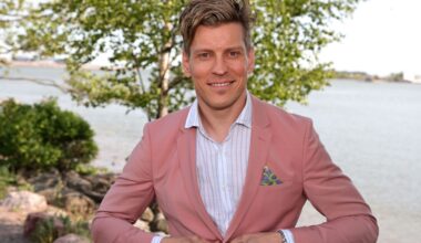 Antti Holma ja rakas hurmaavassa yhteiskuvassa