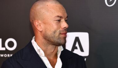 Matias Petäistön paidattomuus ihmetytti – Jan täräytti syyn