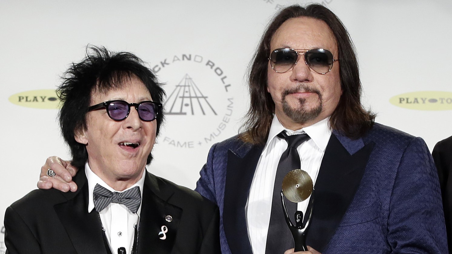 Peter Criss julkaisi koskettavan muistokirjoituksen Ace Frehleylle - "Rakastan sinua, veljeni"