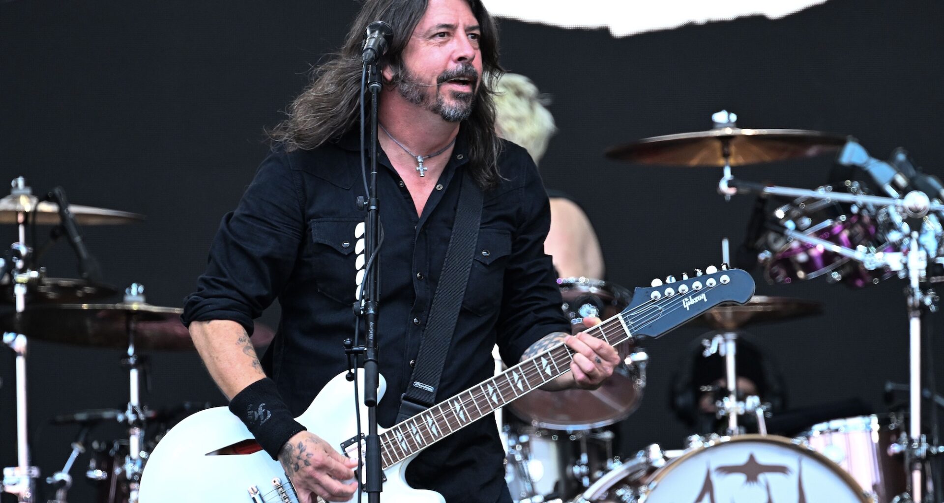 Foo Fighters julkaisi uuden biisin – "Mikä on todellista", haluaisi Dave Grohl kaverin puolesta kysellä