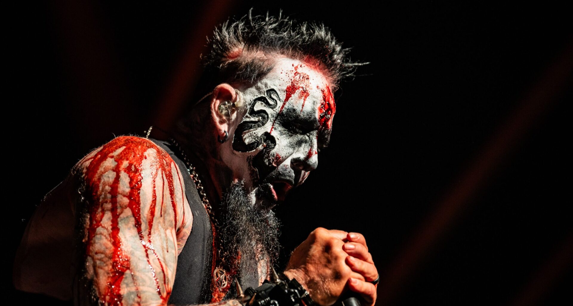 Mudvaynen Chad Gray tarjoaa faneilleen "show'ta edeltävän maskeerauskokemuksen" – hintalappu 3000 dollaria