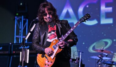 Ace Frehley haudattiin synnyinseudulleen Bronxiin - KISS-bänditoverit olivat myös läsnä
