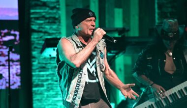 Näin lähtee Bruce Dickinsonin soolobändiltä 1980-luvun alkupuolen Iron Maiden -bravuuri