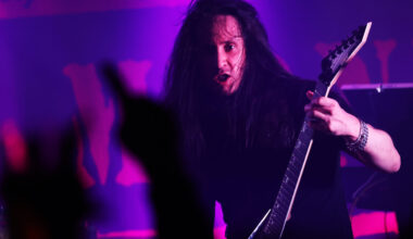 Beast in Black löysi korvaajan kesken kiertueen kelkasta tippuneelle kitaristille