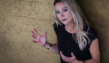 Anna Erikssonin ohjaama Sanna Marin -elokuva ei kiinnosta suomalaisia – Vain 297 katsojaa 16 teatterissa