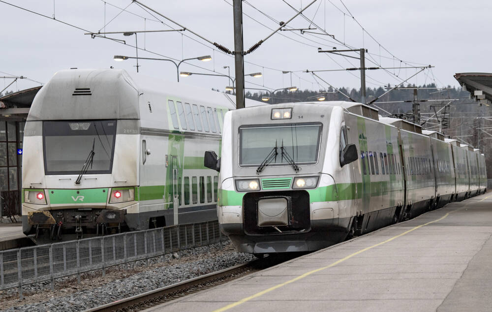 Junaliikenne poikki Salon ja Karjaan välillä