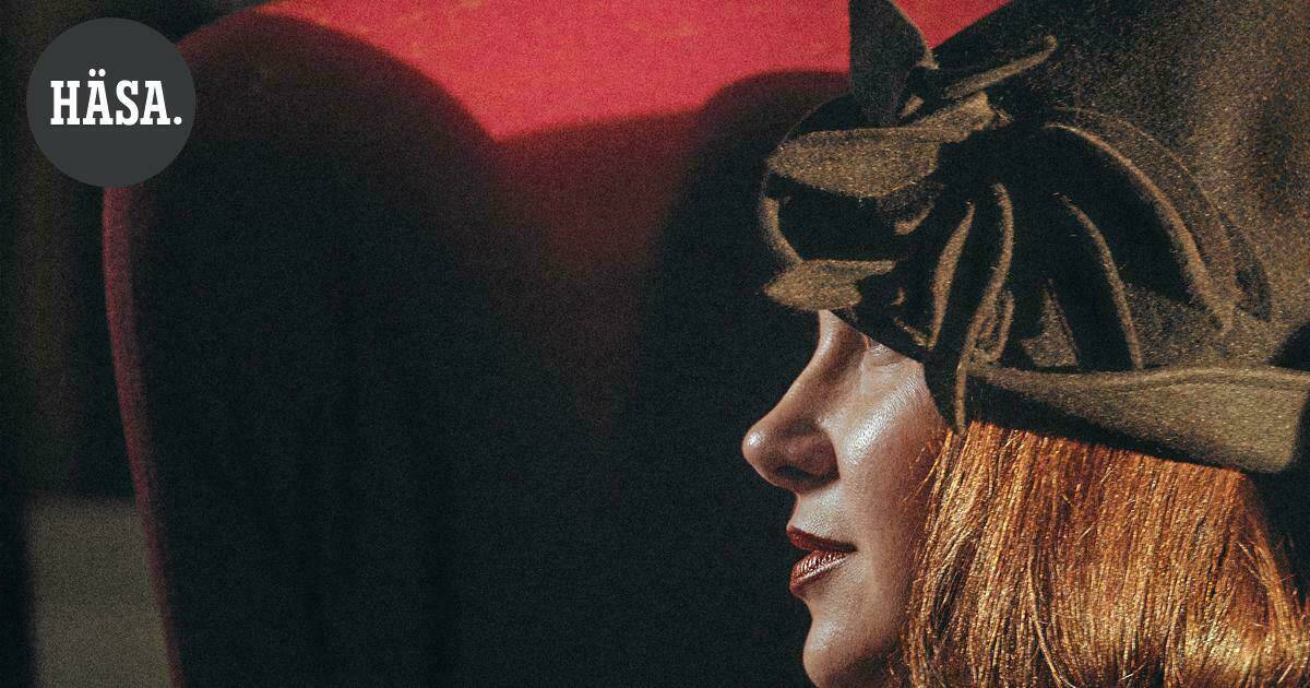 Kirja-arvio | Maria Aallon uusi dekkarisarja vie lukijansa lavatanssien ja rasvatukkien Suomeen | Paikalliset