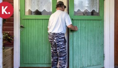 "Tuossahan se yläkerran hellahuoneessa asui" – Karjalainen pääsi kurkistamaan Katri Helenan synnyinkotiin | Paikalliset