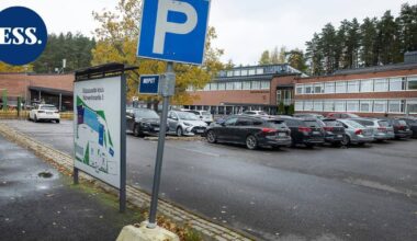 Puukotuksen tekijä edelleen karkuteillä – poliisi turvaa tarvittaessa Salpausselän koulun aamua | Päijät-Häme