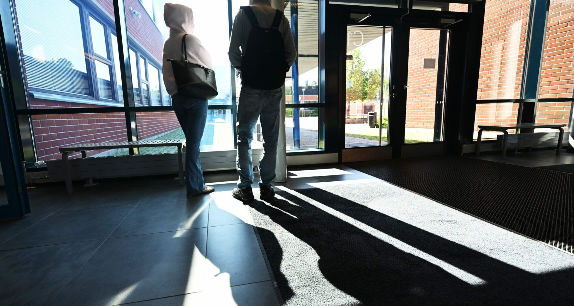 Näissä kouluissa kännykkäkielto tehosi, käyttö romahti jopa 70 prosenttia