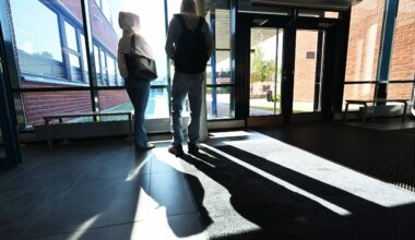 Näissä kouluissa kännykkäkielto tehosi, käyttö romahti jopa 70 prosenttia