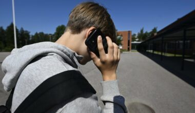 Kännykät sittenkin kieltoon myös välitunneilla? Näin vastaa opetusministeri