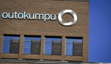 Halpa tuontiteräs painaa hintoja, Outokummun kannattavuus sukelsi