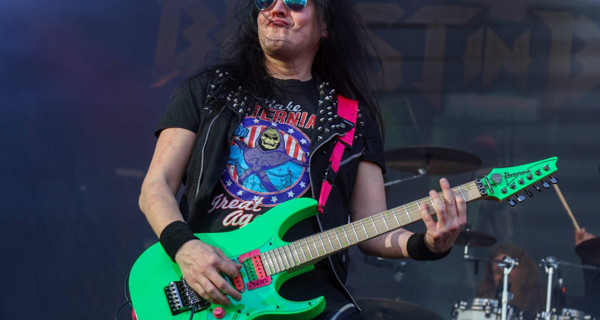 Beast in Blackin rivit rakoilevat kesken kiertueen - jatkaa toistaiseksi nelimiehisenä