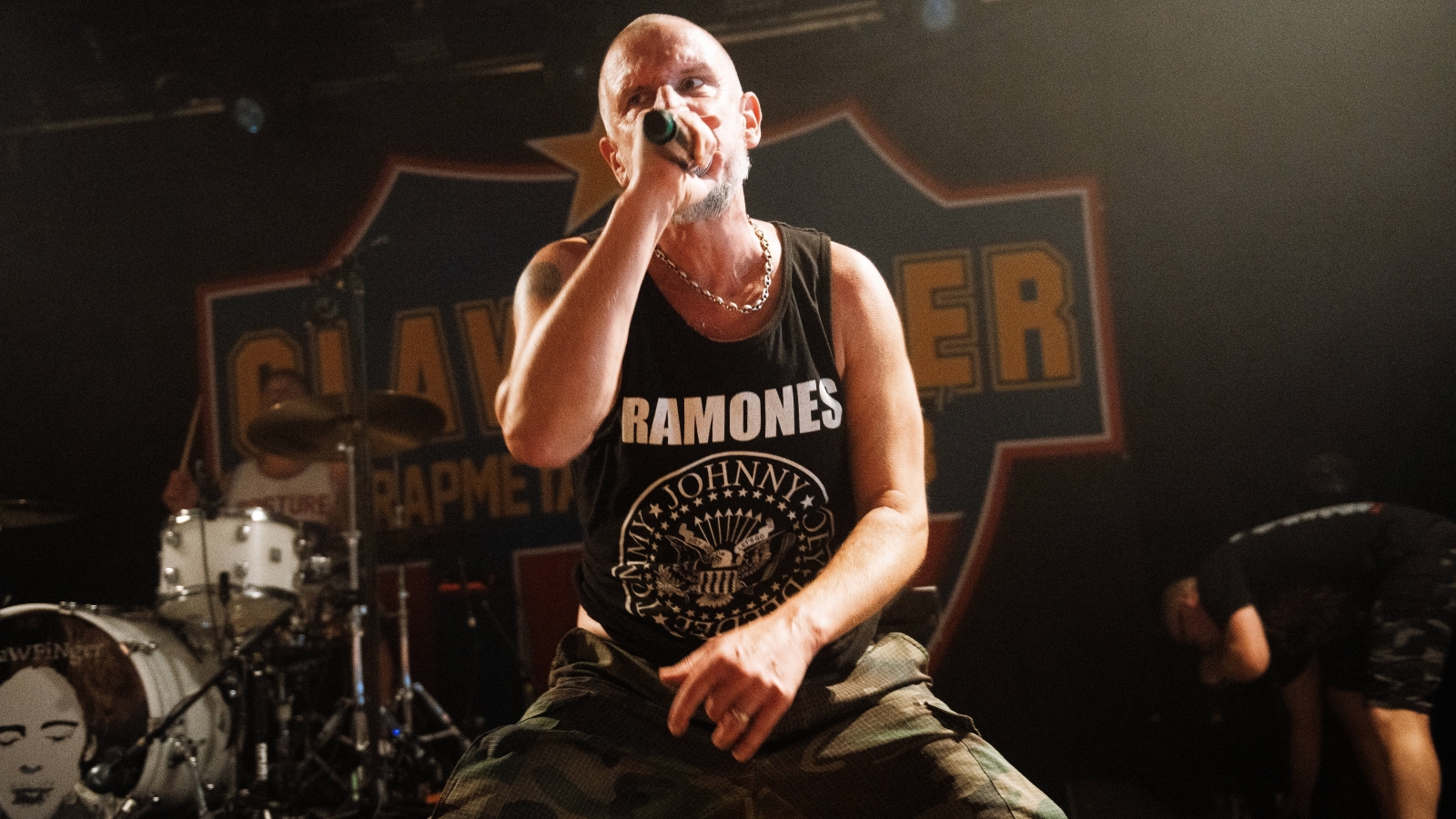 "Paljon humalaisia ihmisiä makoilemassa puskissa" - rap metal -pioneeri muisteli 30 vuoden takaista festarikeikkaa Suomessa