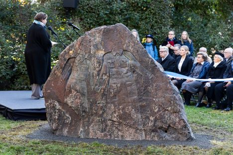 Selma Green, Tampereen taidemuseon johtaja, juonsi tilaisuuden.