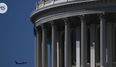 Edellinen hallinnon sulku päättyi, kun 10 lennonjohtajaa otti sairauslomaa ja Trumpin suosio laski