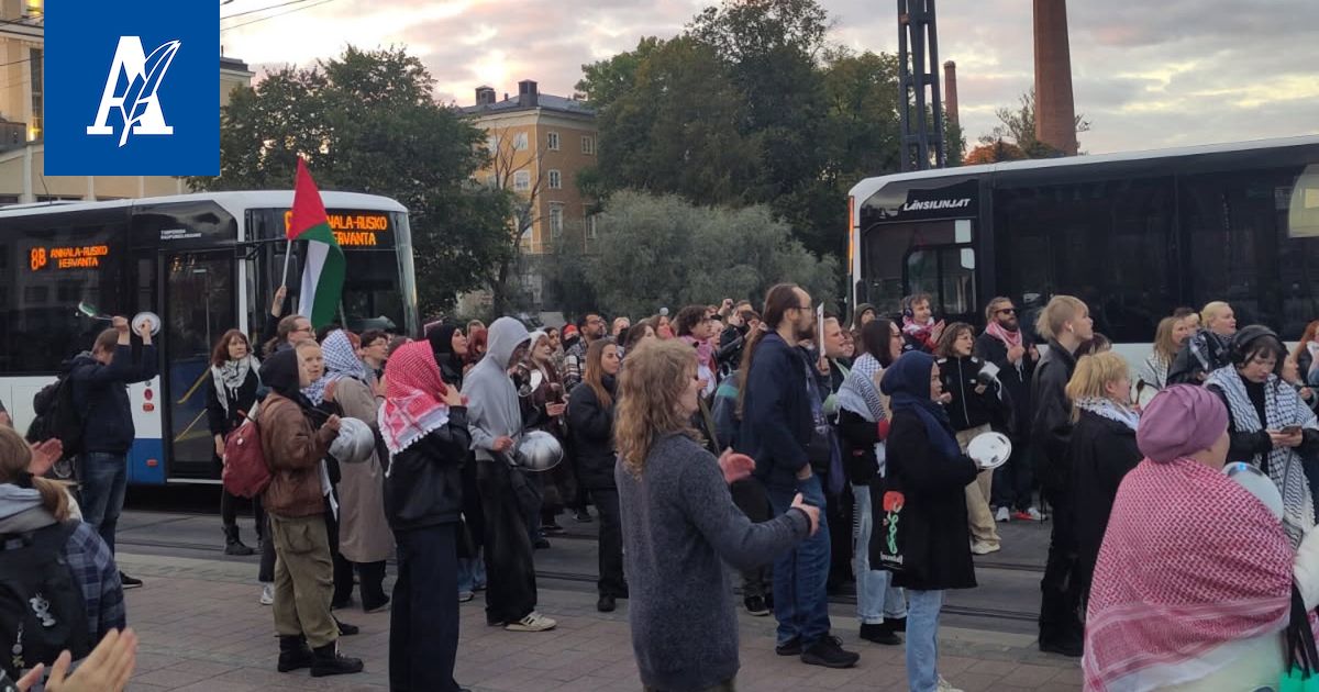 Mielenilmaus katkaisi liikenteen Hämeensillalla Tampereella