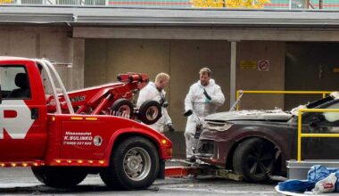 ”Kemikaalien cocktail” levisi Tampereen keskustaan – hybridiautosta alkoi harvinaisen raju parkkihallipalo | Kotimaa