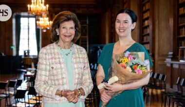 Lähihoitaja Emma Sandberg ideoi vanhusten kanssa työskenteleville hoitajille musiikkikassin, joka voitti Queen Silvia Nursing Award -palkinnon