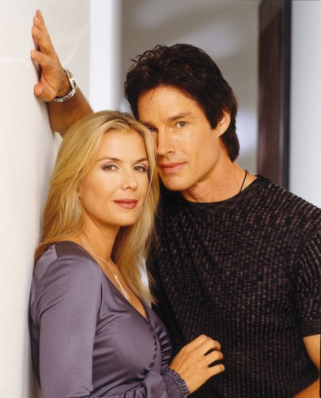 Näin raikkaita Kauniiden ja rohkeiden Brooke ja Ridge eli Katherine Kelly Lang ja Ronn Moss olivat vuonna 2005 sarjan mainoskuvassa.