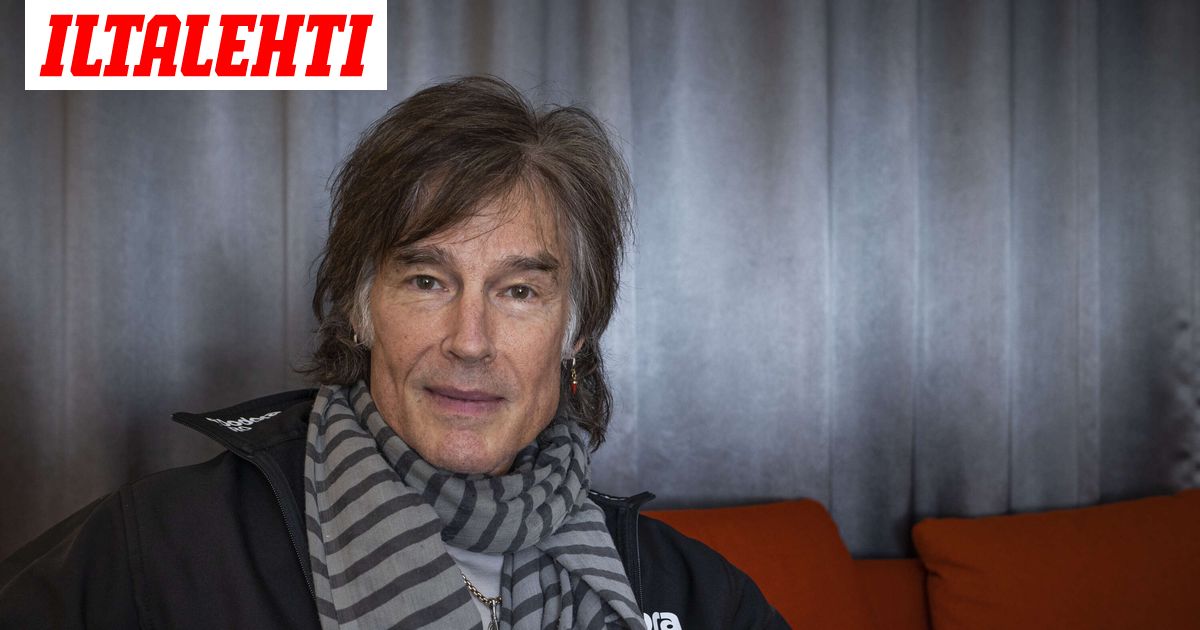 Ronn Moss aloittaa Suomen-kiertueen – Katsomot ammottavat tyhjyyttään