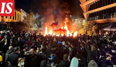 Valtava mielenosoitus Georgiassa – poliisi käyttänyt kyynelkaasua