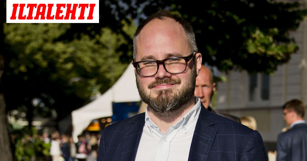 Parikymppinen Heidi halusi harrastaa seksiä radiolähetyksessä – Pian käynnistyi Tuomas Enbusken selostama ryhmäakti