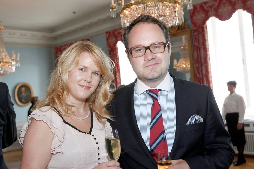 Hannah Norrena ja Enbuske suurlähetystössä Ruotsin kansallispäivän vastaanotolla kesällä 2010.