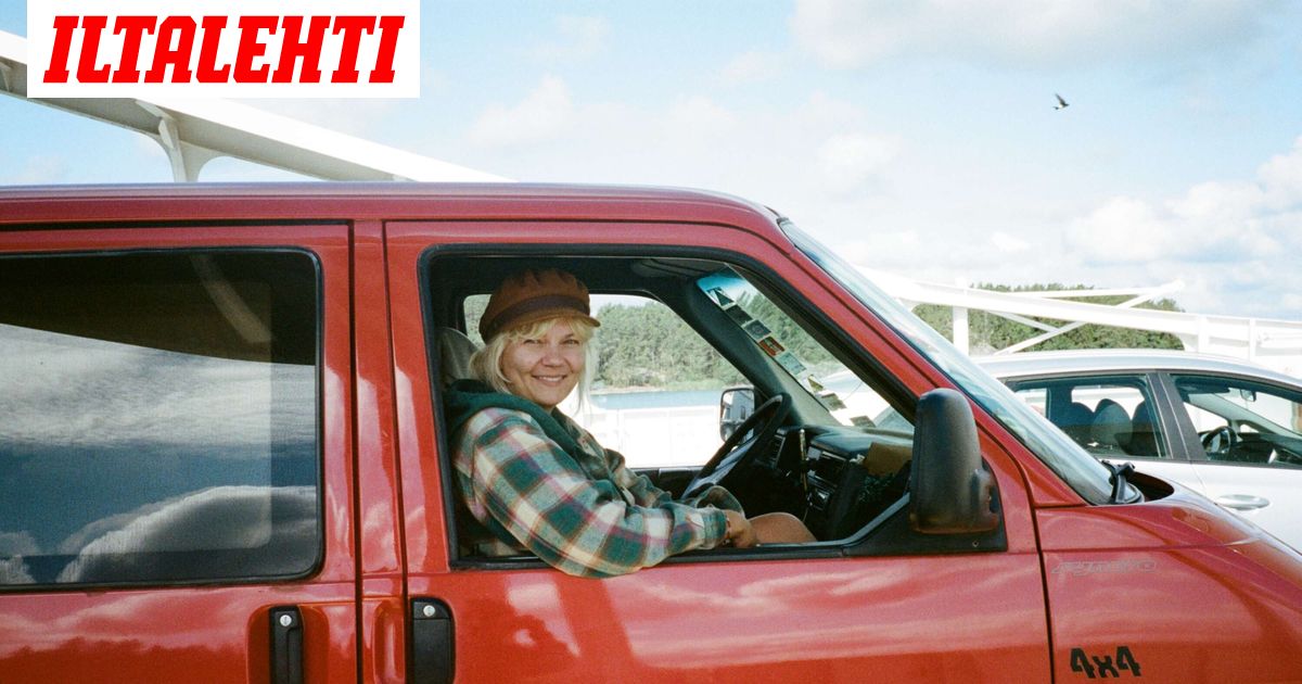 Alle vuorokausi tästä hän sai yllättävän viestin ja pian soi puhelin