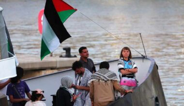 Oikeusavustaja: Greta Thunbergiä nöyryytettiin ja pakotettiin suutelemaan Israelin lippua | Uutisia lyhyesti