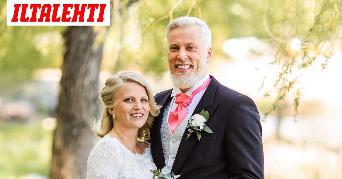 Ensitreffit alttarilla -Lari ja Niina nimesivät vauvansa – Taustalla kaunis symboliikka