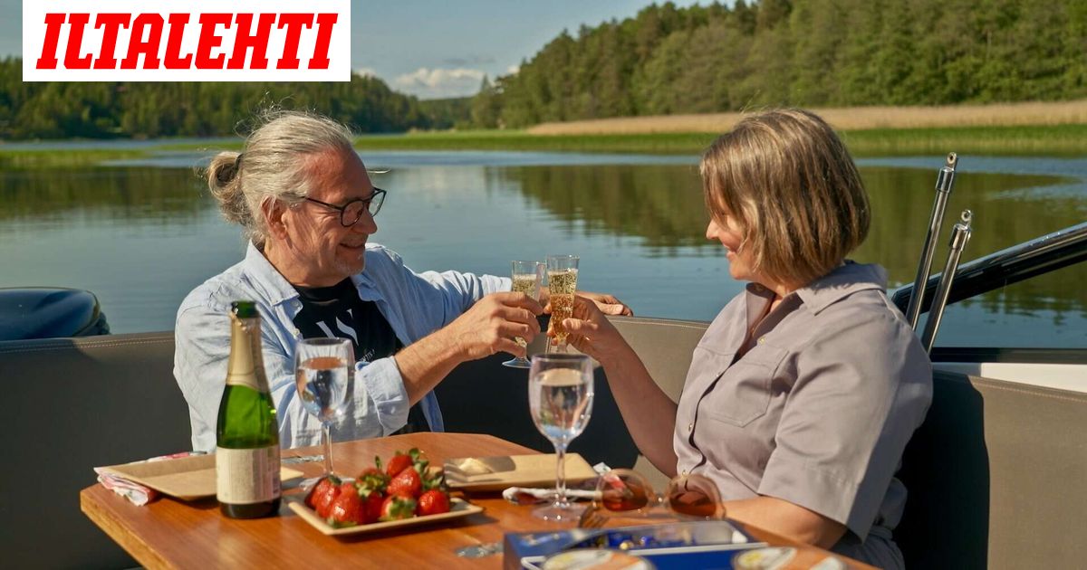Kuhertelua veneessä – Yhden Maajussille morsian -parin tunnelma tiivistyy