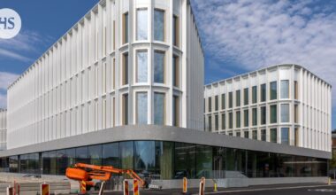 Arkkitehtuuri-Finlandia-palkinnon sai Katajanokan laituri – voittaja iloitsee viherkaton pörriäisistä