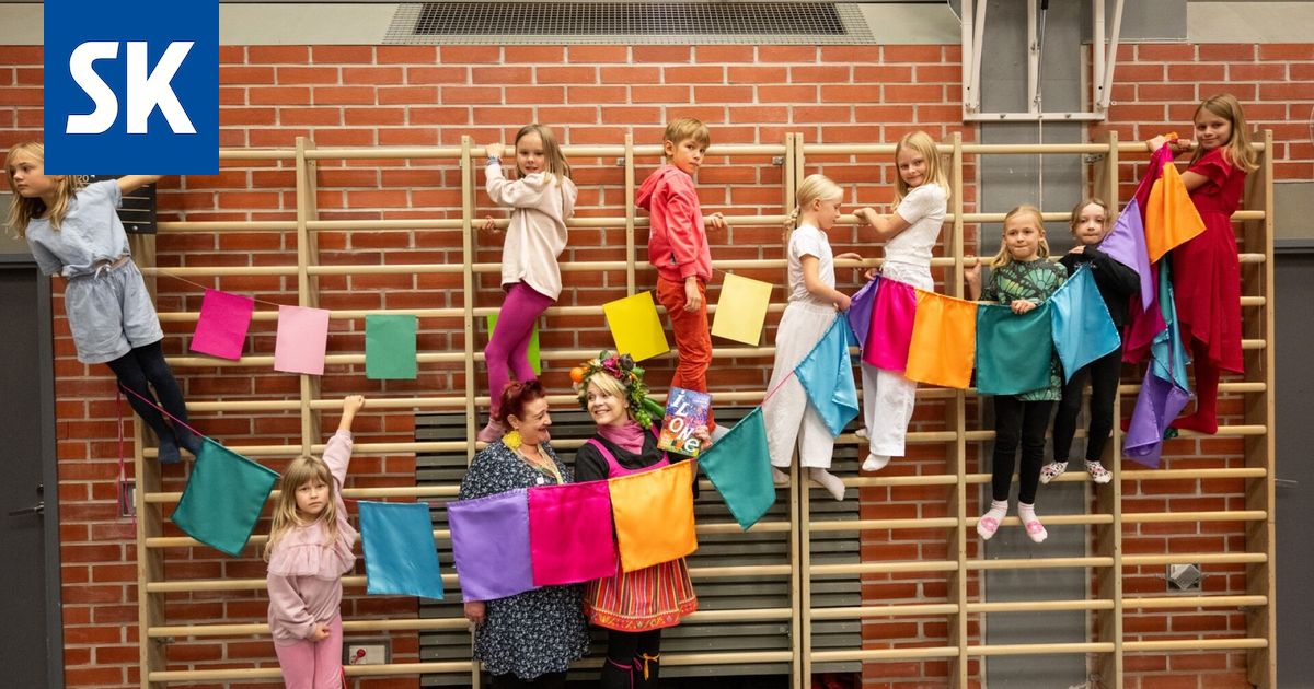 Heli Laaksonen on aina rakastanut värejä ja omisti niille Ilone-runokirjan, lähtee myös kiertueelle