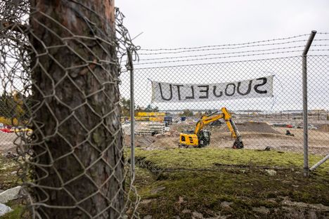 Suojellaan Stansvik -liike julisti Laajasalossa sijaitsevan Stansvikinkallion suojelluksi lokakuussa 2023.