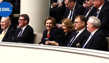 Kirja-arvio | Entinen kansanedustaja Jaakko Laakso spekuloi muistelmissaan, kuka vuoti Irak-skandaalin salaiset paperit lehdistölle | Keski-Suomi