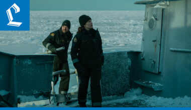 Arvio: Jäänmurtajan ahdistava ilmapiiri kantaa rovaniemeläislähtöisen Pete Riskin ohjaama Jään vangit -sarjaa