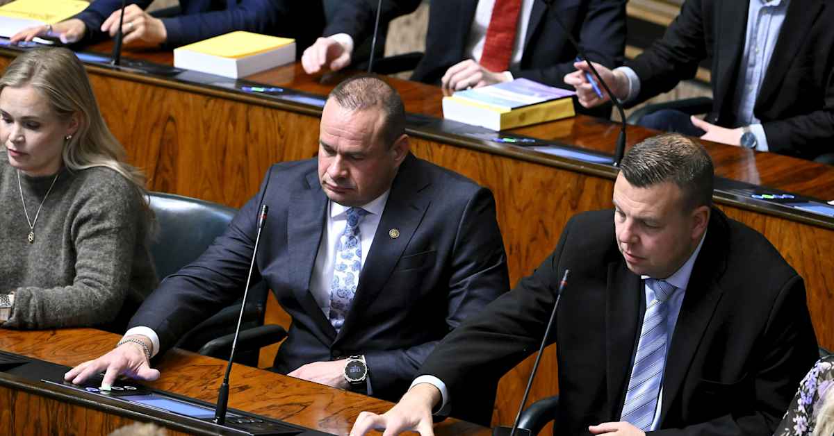 Eduskunta hylkäsi kansalaisaloitteen Oulaskankaan yöpäivystyksen jatkosta – kolme edustajaa lipesi hallitusrintamasta | Politiikka