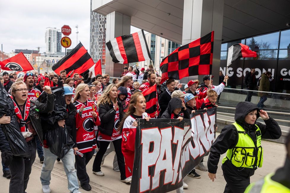 Porilaiset vyöryivät Tampereelle lauantaina. Se näkyi – ja kuului.